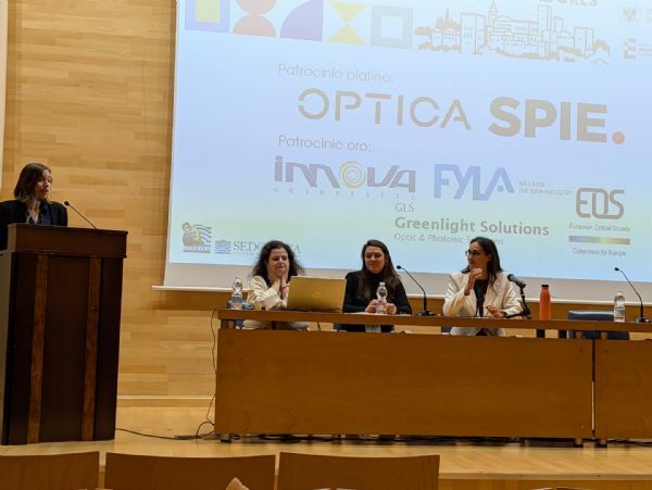 Greenlight Solutions patrocina el tercer workshop Mujeres, &Oacute;ptica y Fot&oacute;nica